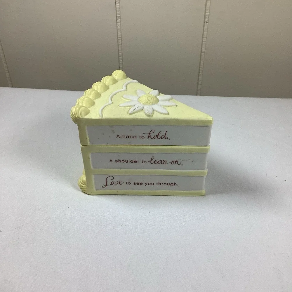 Hallmark Porcelain Trinket Box Cake Slice Yellow Daisy Love Keepsake‎